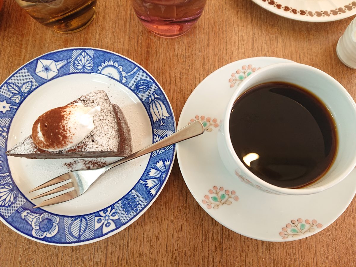 レポ 元住吉のカフェ Mui のコーヒーとケーキ シラタ記